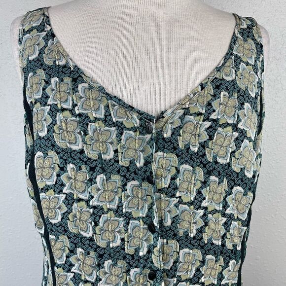 Tapemeasure Silk Sleeveless Button Down Blouse Top Size 10 EUC - Picture 2 of 6